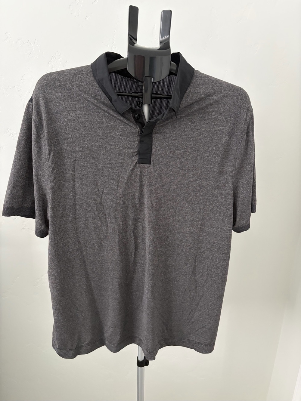 lululemon athletica Men's Heather Gray Polo with Black Collar size XL